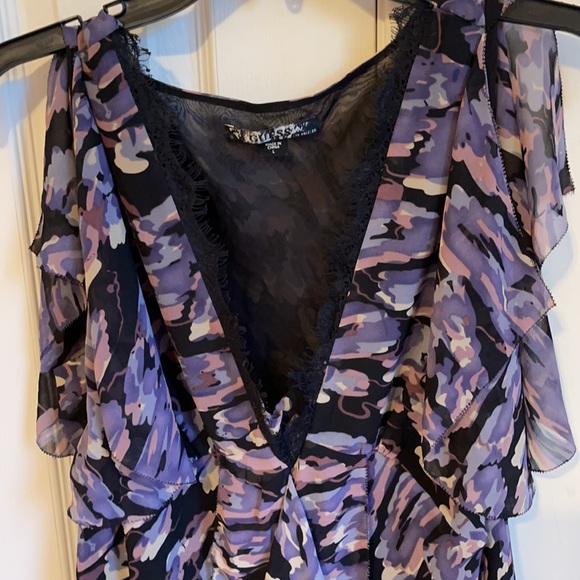 Brand: Guess Color: Purple, Gray, Black, Beige Size: Large - Picture 2 of 5